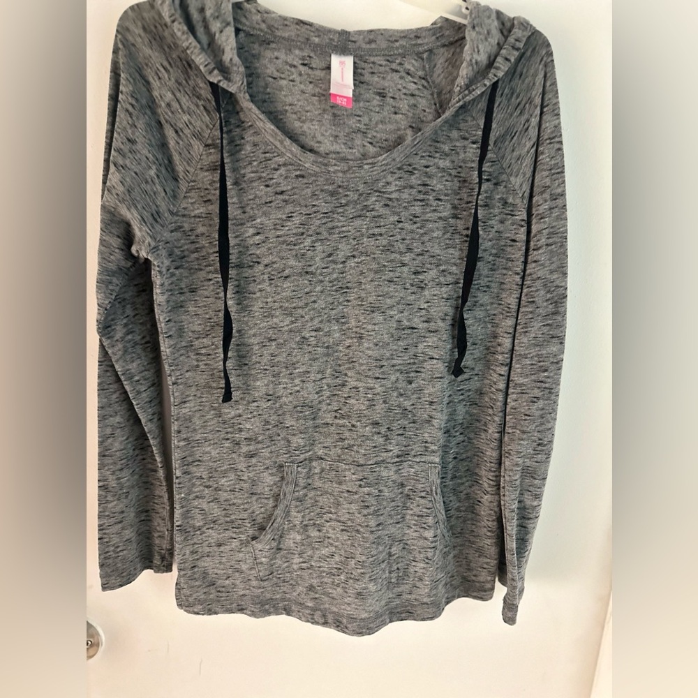 NEW! No Boundaries-Juniors- Long Sleeve, Pull Over Hoodie with Front Pocket Tops